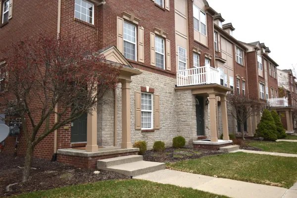 $2,100 | 44725 Ellery Lane, Unit 78, Novi, MI 48377