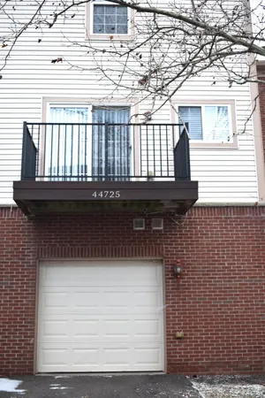 $2,100 | 44725 Ellery Lane, Unit 78, Novi, MI 48377