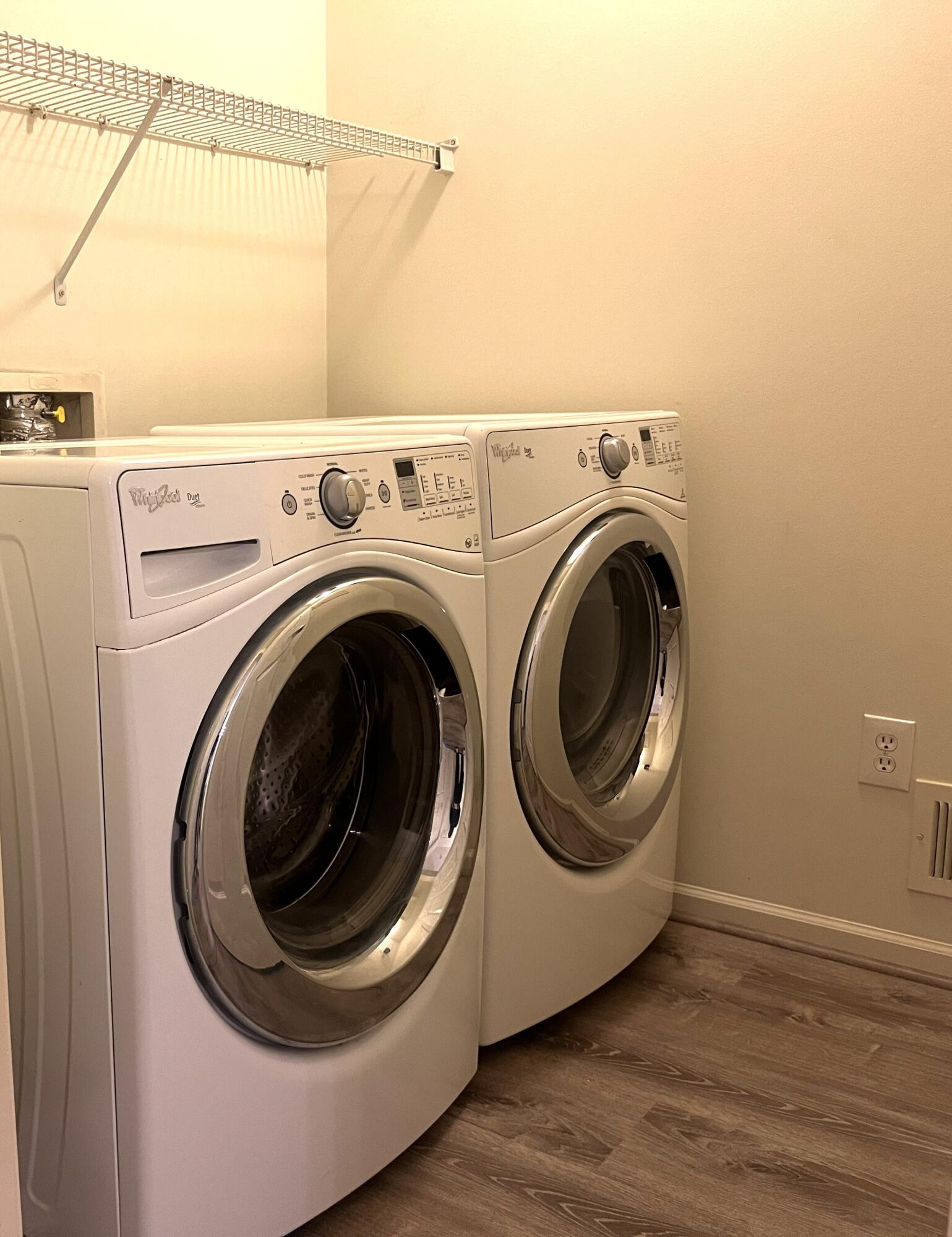 44725 Ellery Lane, Unit 78 Novi, MI 48377 - Photo 35 of 44 laundry room