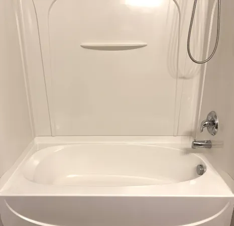 $2,100 | 44725 Ellery Lane, Unit 78, Novi, MI 48377