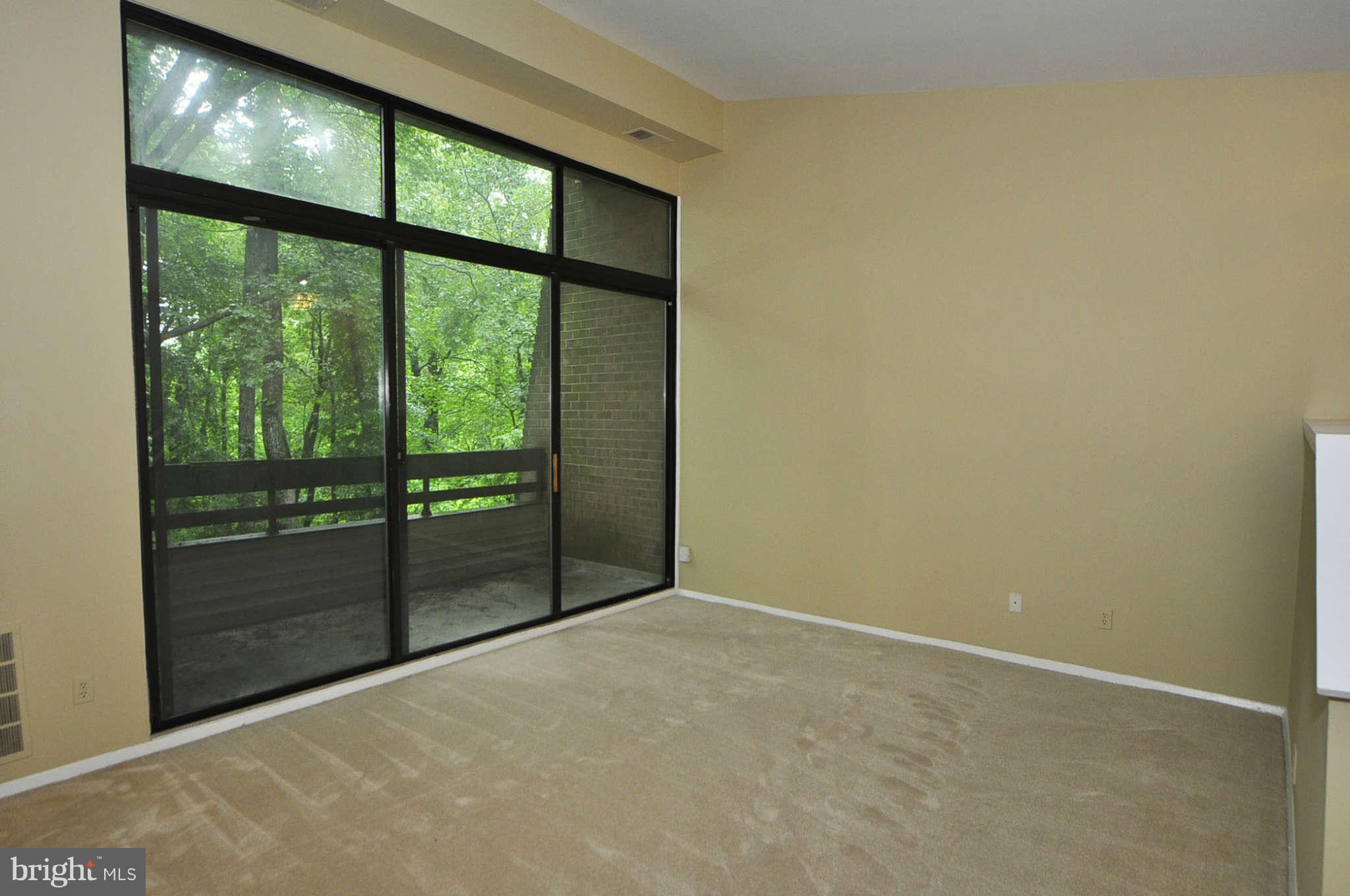 2112 Green Watch Way, Unit 10/300 Reston, VA 20191 - Photo 16 of 20 Living Room