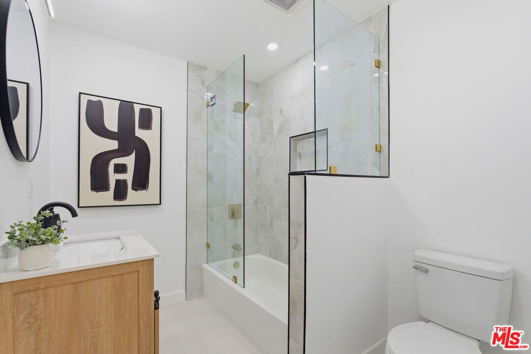 3516 Roxanne Avenue Long Beach, CA 90808 - Photo 11 of 15