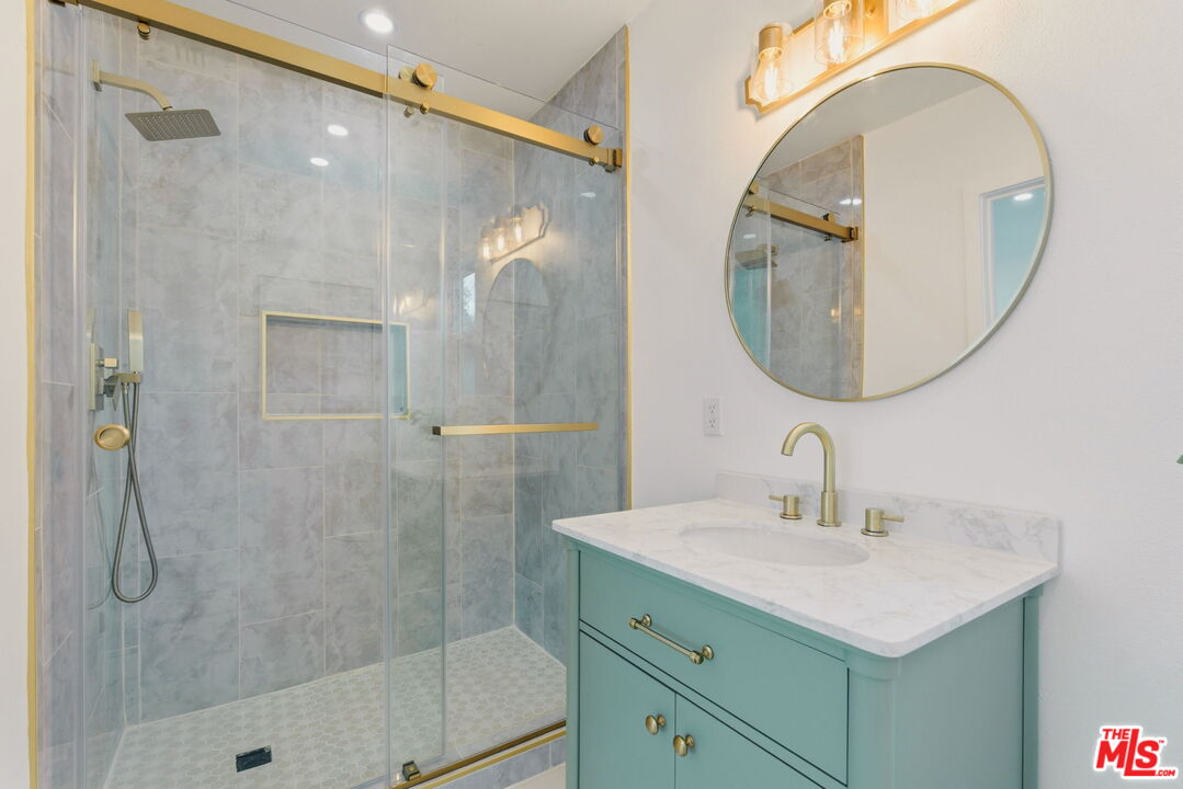 3516 Roxanne Avenue Long Beach, CA 90808 - Photo 12 of 15