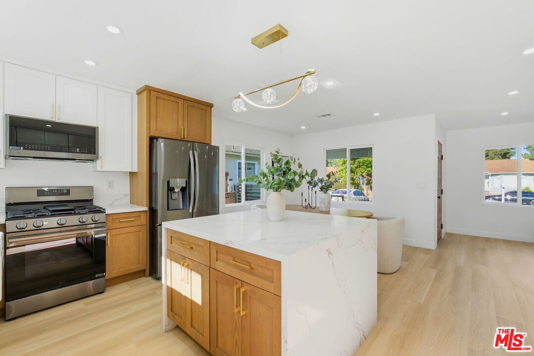 3516 Roxanne Avenue Long Beach, CA 90808 - Photo 7 of 15