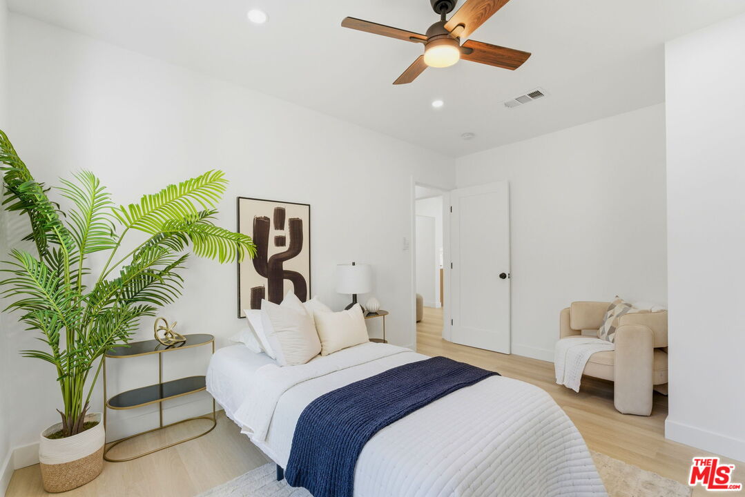 3516 Roxanne Avenue Long Beach, CA 90808 - Photo 8 of 15