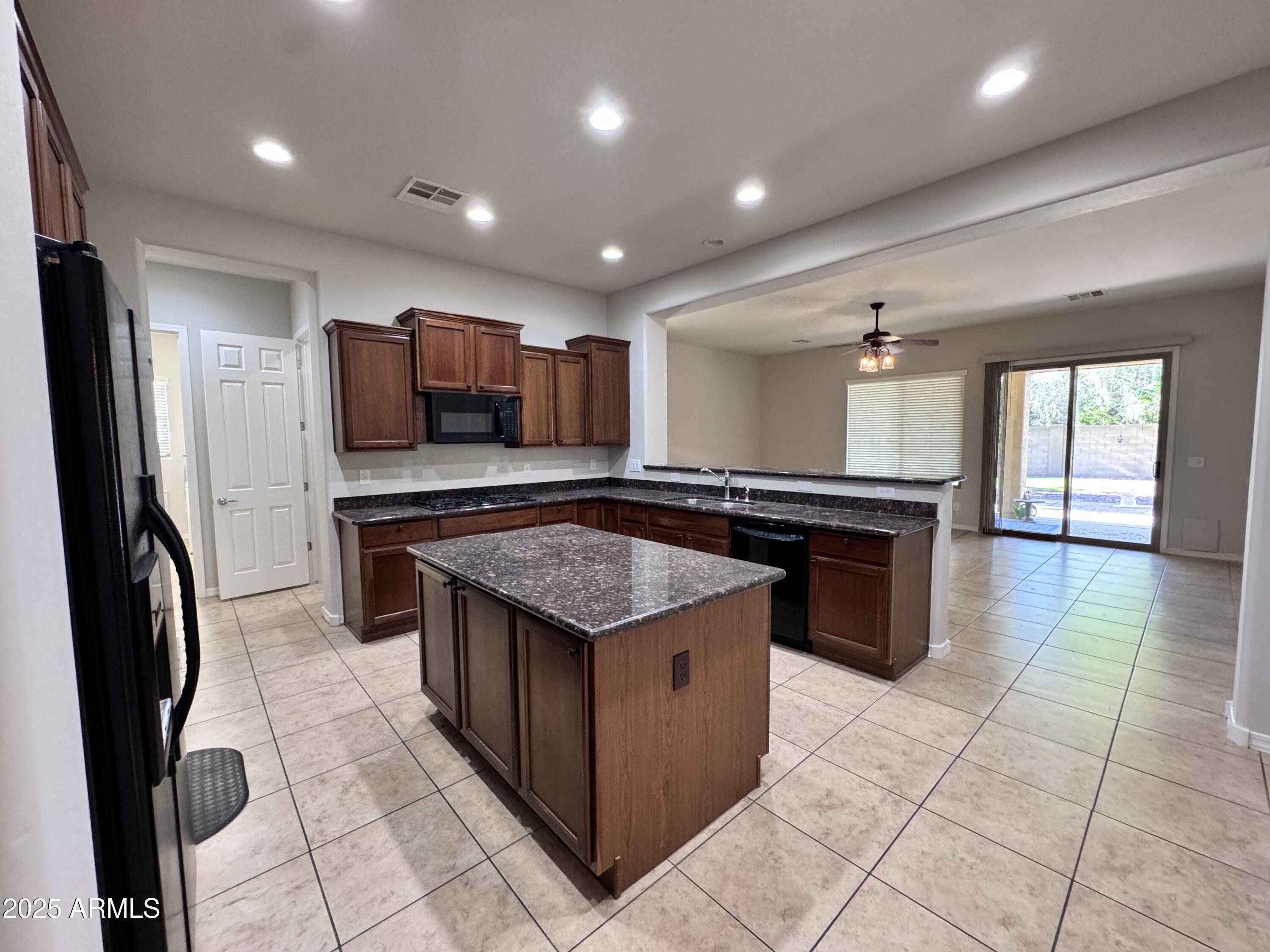 6552 West Victory Way Florence, AZ 85132 - Photo 7 of 51 IMG_3918