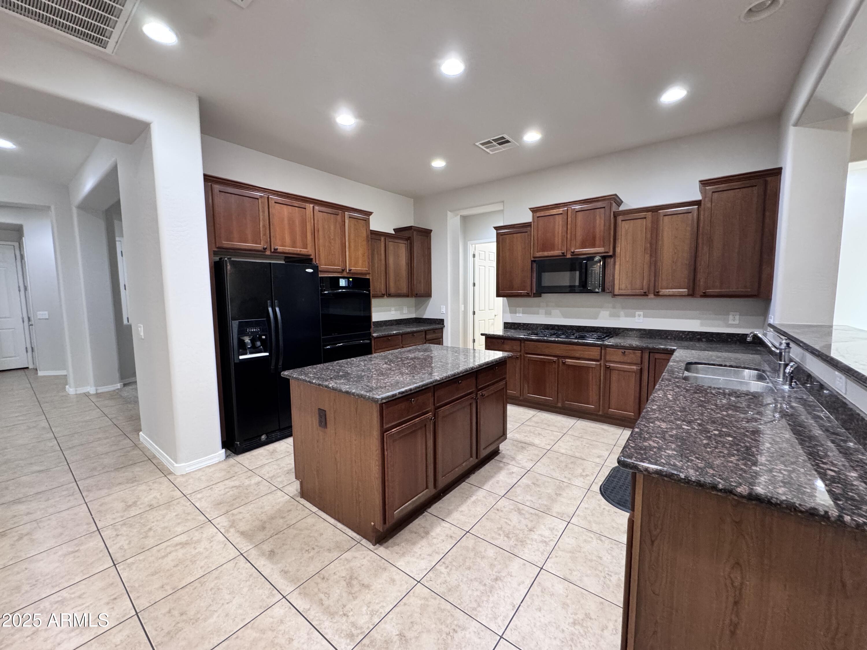 6552 West Victory Way Florence, AZ 85132 - Photo 8 of 51 IMG_3919