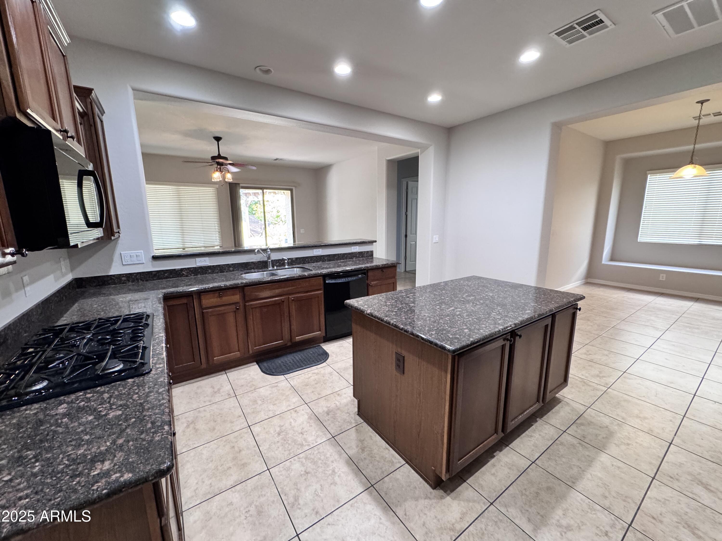 6552 West Victory Way Florence, AZ 85132 - Photo 9 of 51 IMG_3949