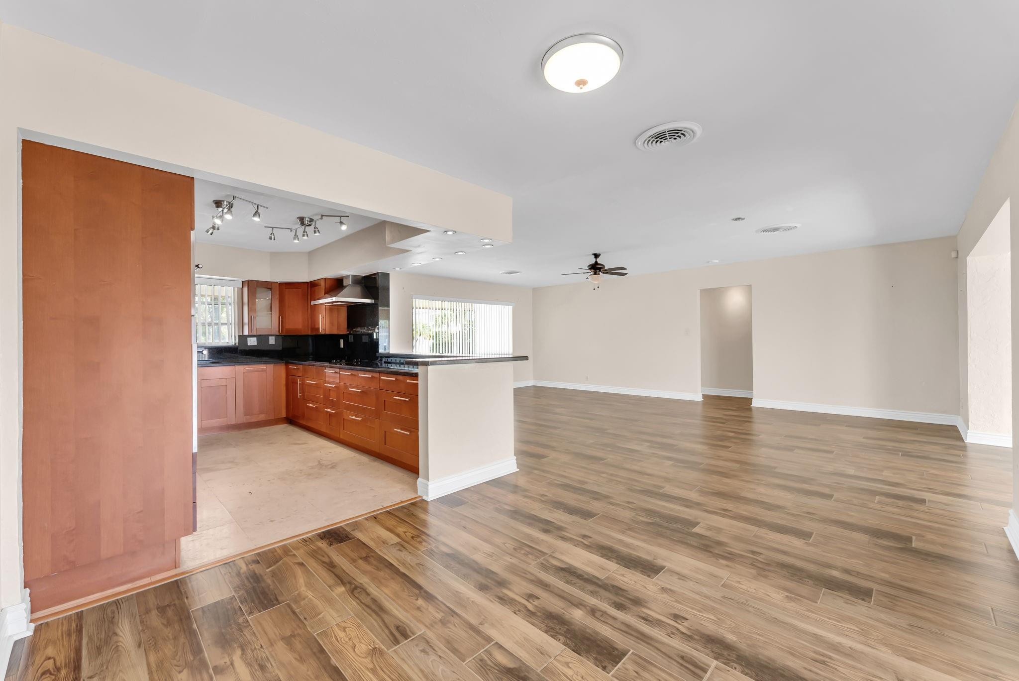 2940 Northeast 19th Street Pompano Beach, FL 33062 - Photo 3 of 34 Photo 3