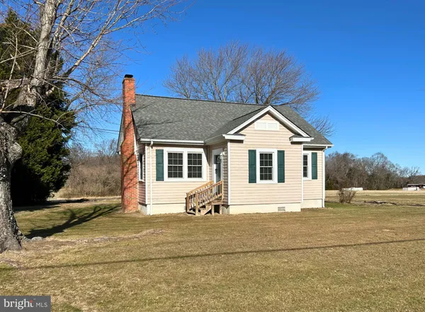 a view of house and outdoor space