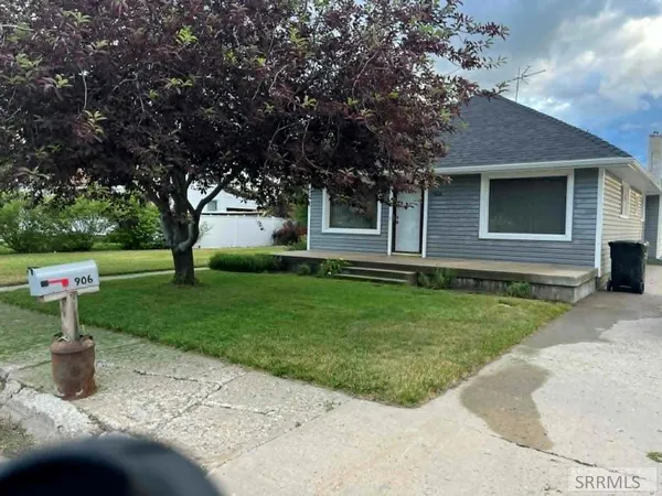 $255,000 | 906 South Main Street, Grace, ID 83241