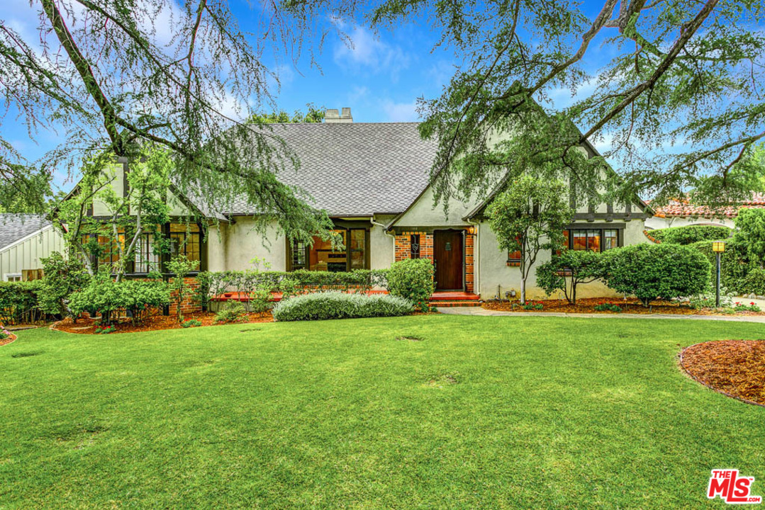 1952 Meadowbrook Road Altadena, CA 91001 - Photo 1 of 33 Gallery Image 1