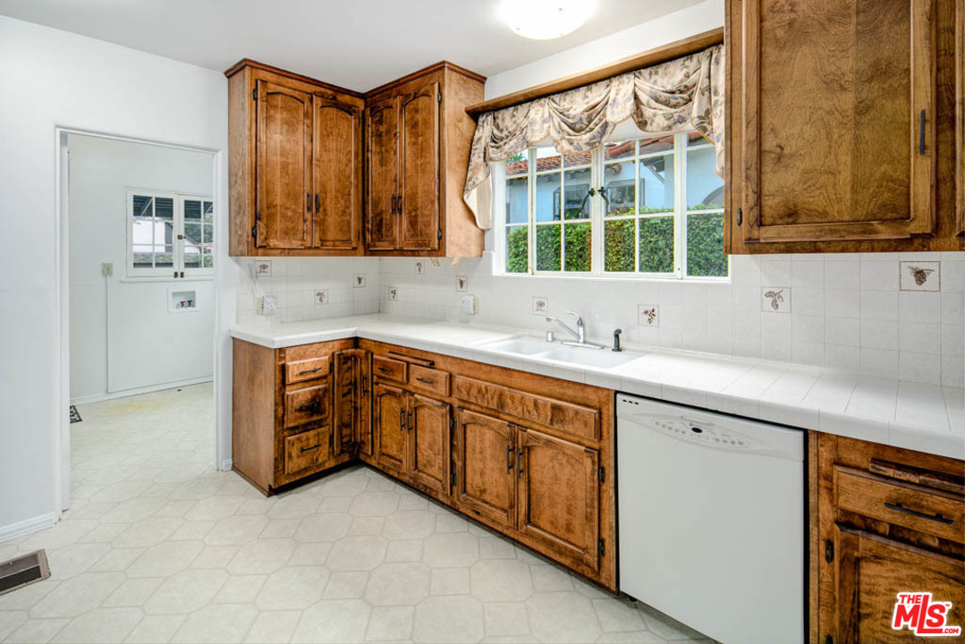 1952 Meadowbrook Road Altadena, CA 91001 - Photo 14 of 33 Gallery Image 14