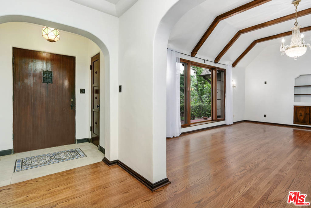 1952 Meadowbrook Road Altadena, CA 91001 - Photo 5 of 33 Gallery Image 5