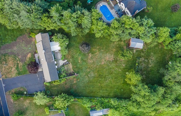 34 Pease Road East Longmeadow, MA 01028 - Photo 3 of 30 Gallery Image 3