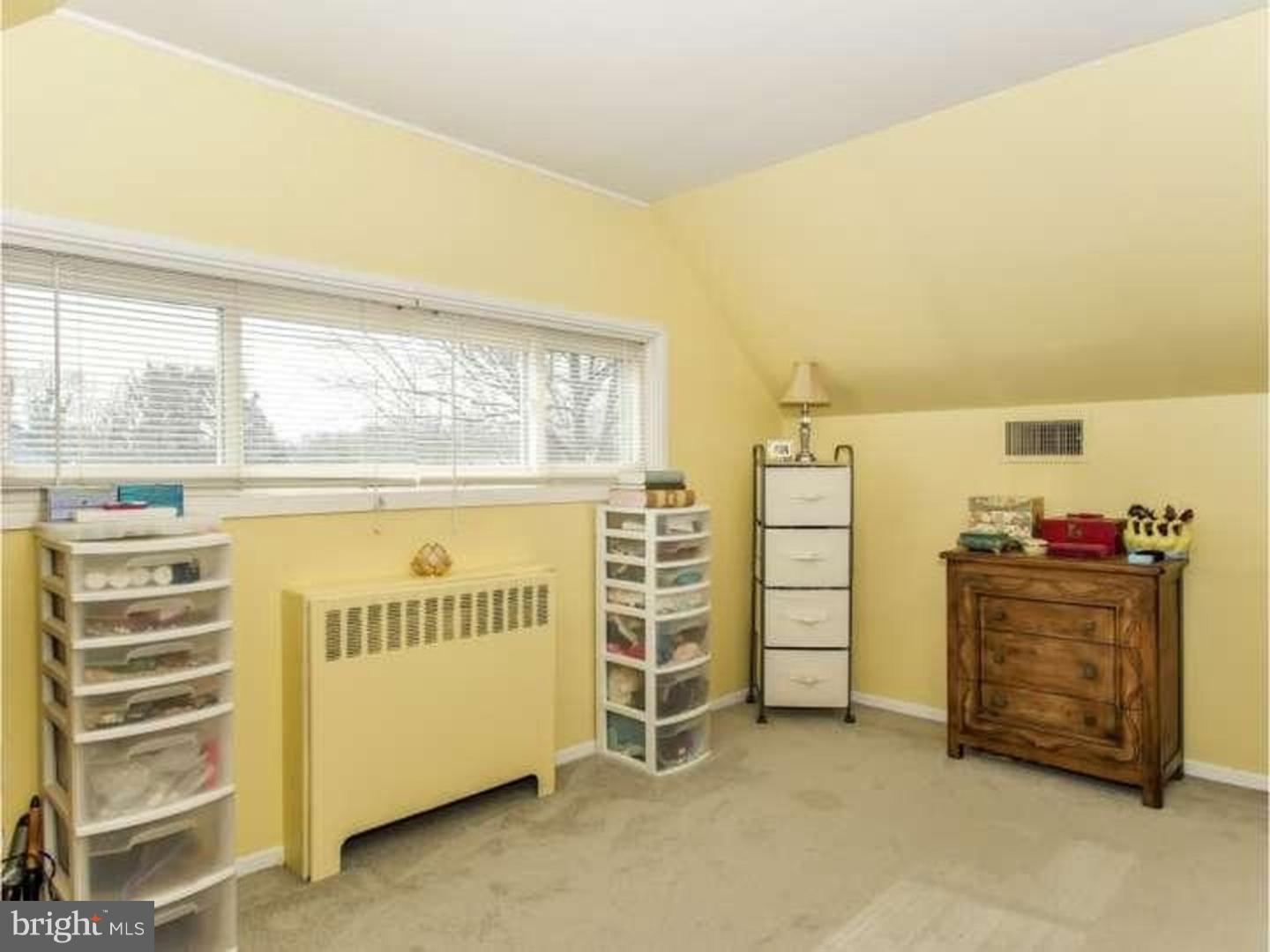 32 Queen Anne Road Levittown, PA 19057 - Photo 9 of 15 Gallery Image 9