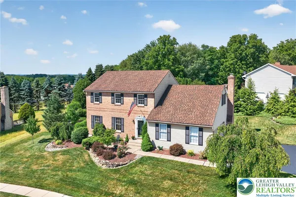 $525,000 | 4601 Christina Drive, Whitehall, PA 18052