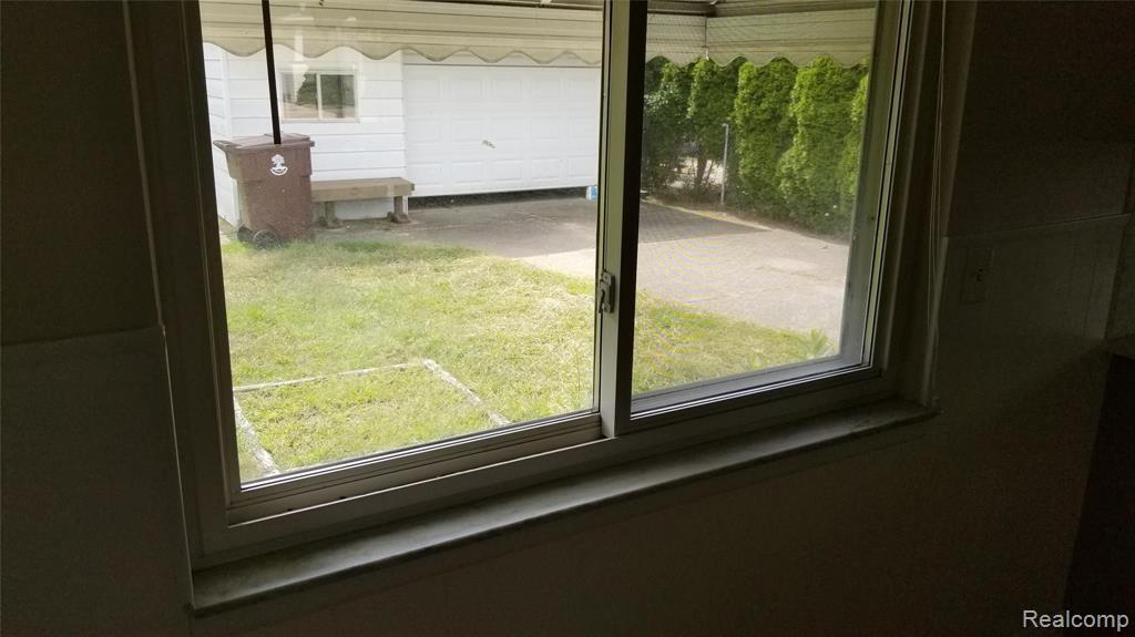 8358 Harding Center Line, MI 48015 - Photo 20 of 26