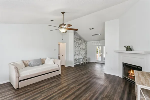 $289,000 | 4720 Kitty Hawk Circle, Gulf Breeze, FL 32563