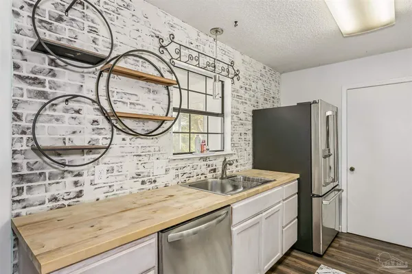 $289,000 | 4720 Kitty Hawk Circle, Gulf Breeze, FL 32563