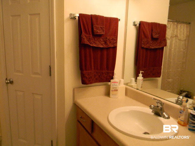 20005 Boulder Lane Robertsdale, AL 36567 - Photo 8 of 20 Master Bath with separate vanities