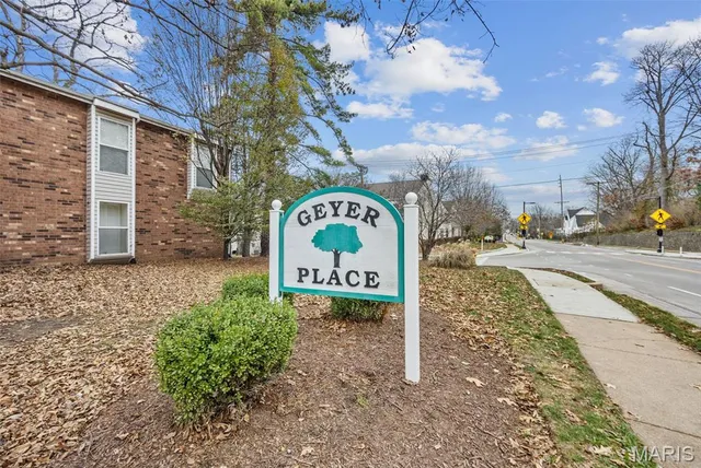 $185,000 | 425 South Geyer Road, Unit G, Kirkwood, MO 63122