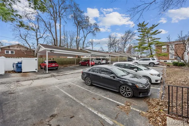 $185,000 | 425 South Geyer Road, Unit G, Kirkwood, MO 63122