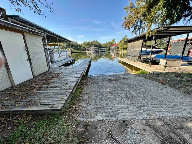 $1,300 | 1617 Cascade, Kingsland, TX 78639