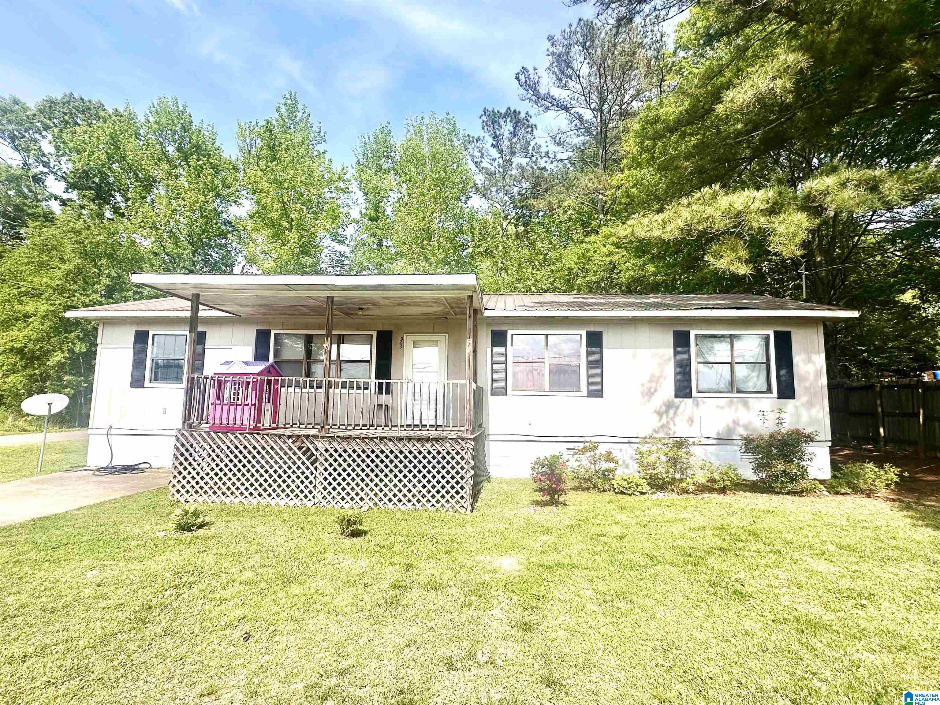 623 West Point Street Roanoke, AL 36274 - Photo 2 of 9