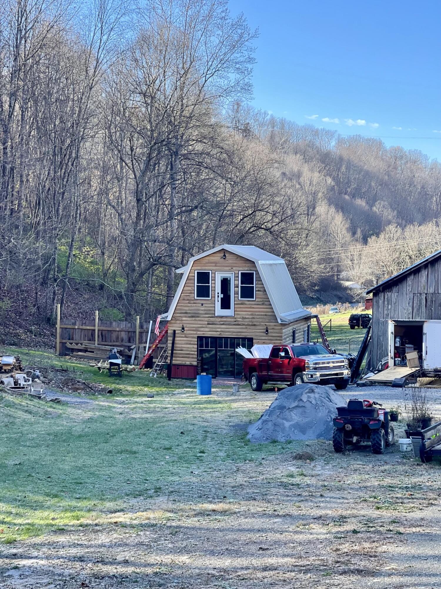 236 Garrison Hollow Road Elizabethton, TN 37643 - Photo 4 of 101 4