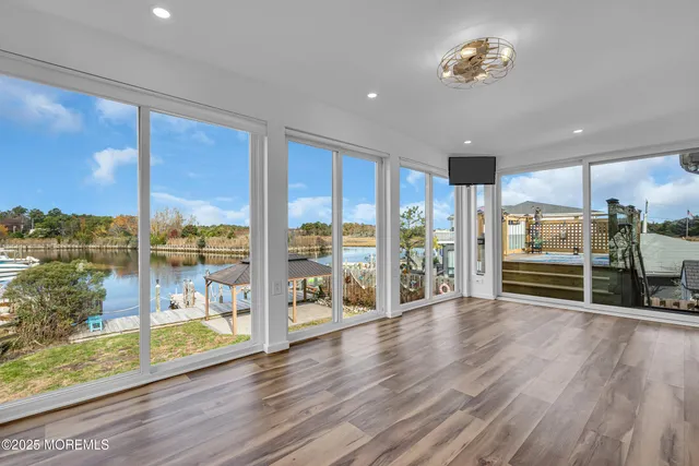 $695,000 | 31 Daddy Tucker Drive, Little Egg Harbor, NJ 08087