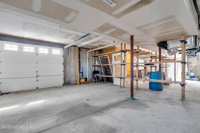 $695,000 | 31 Daddy Tucker Drive, Little Egg Harbor, NJ 08087