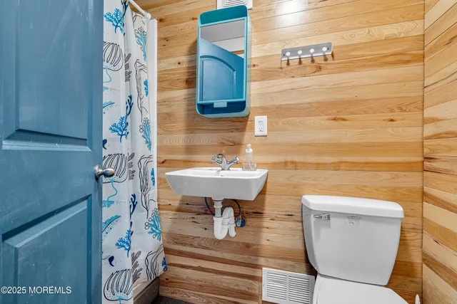 $695,000 | 31 Daddy Tucker Drive, Little Egg Harbor, NJ 08087