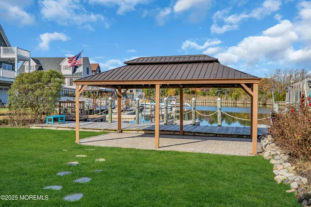 $695,000 | 31 Daddy Tucker Drive, Little Egg Harbor, NJ 08087