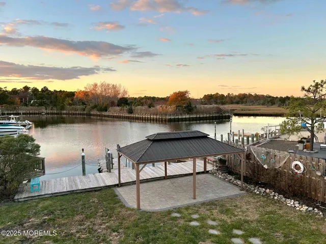 $695,000 | 31 Daddy Tucker Drive, Little Egg Harbor, NJ 08087