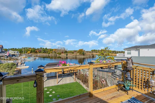 $695,000 | 31 Daddy Tucker Drive, Little Egg Harbor, NJ 08087