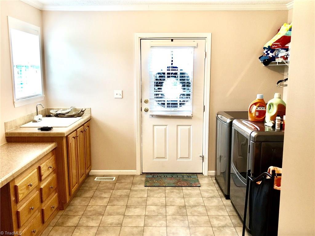 4155 Rockford Road Dobson, NC 27017 - Photo 9 of 26 Gallery Image 9