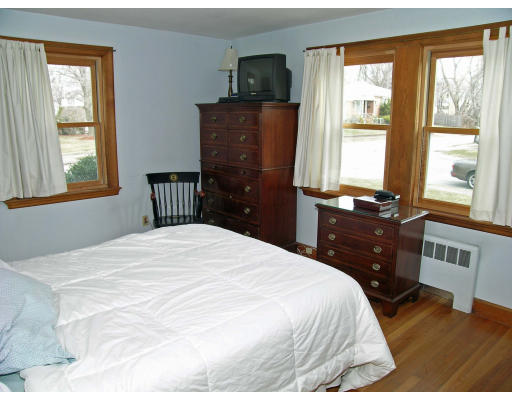 54 Waterhouse Road Belmont, MA 02478 - Photo 5 of 9 Gallery Image 5