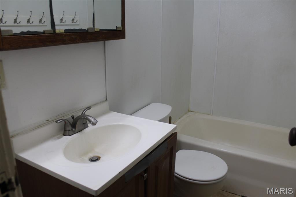 1416 Milton Road Alton, IL 62002 - Photo 12 of 33