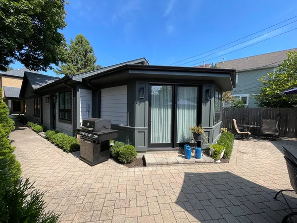 $3,800 | 5245 West Ardmore Avenue, Unit COACHHOUSE, Chicago, IL 60646