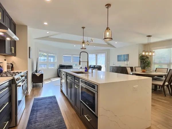 $3,800 | 5245 West Ardmore Avenue, Unit COACHHOUSE, Chicago, IL 60646