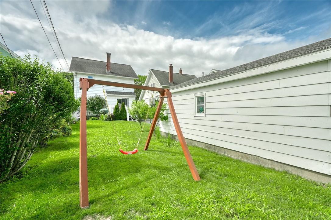 84 Falstaff Road Irondequoit, NY 14609 - Photo 37 of 48