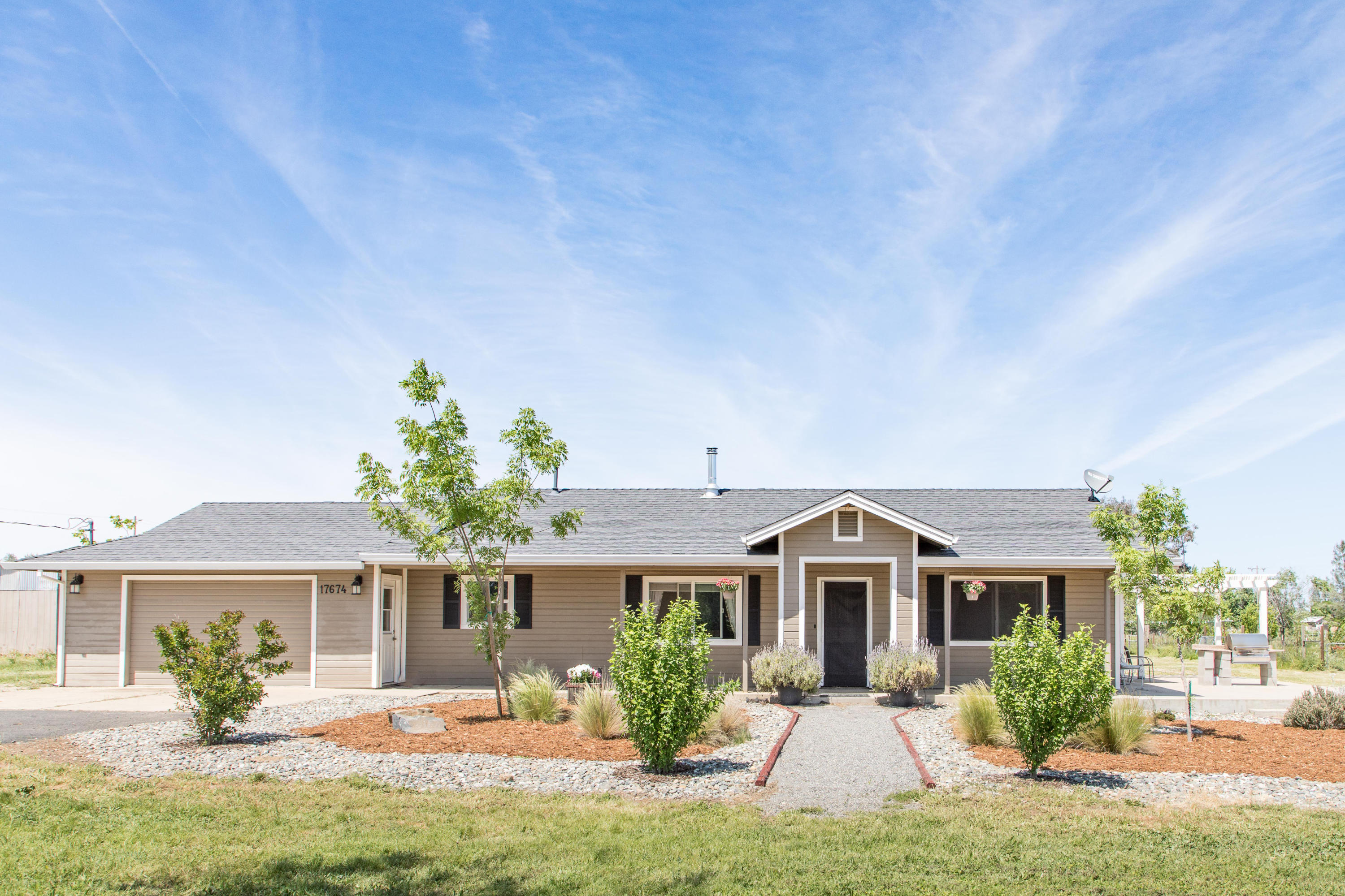 17674 Olinda Road Anderson, CA 96007 - Photo 3 of 35 254A2894