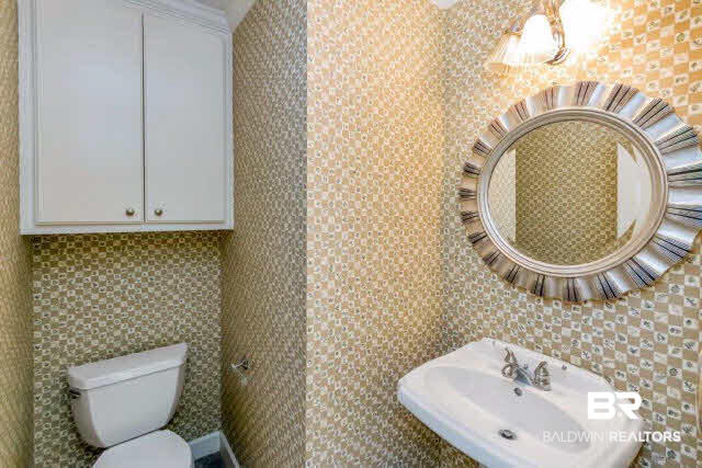 266 Suffolk Road Mobile, AL 36608 - Photo 7 of 24