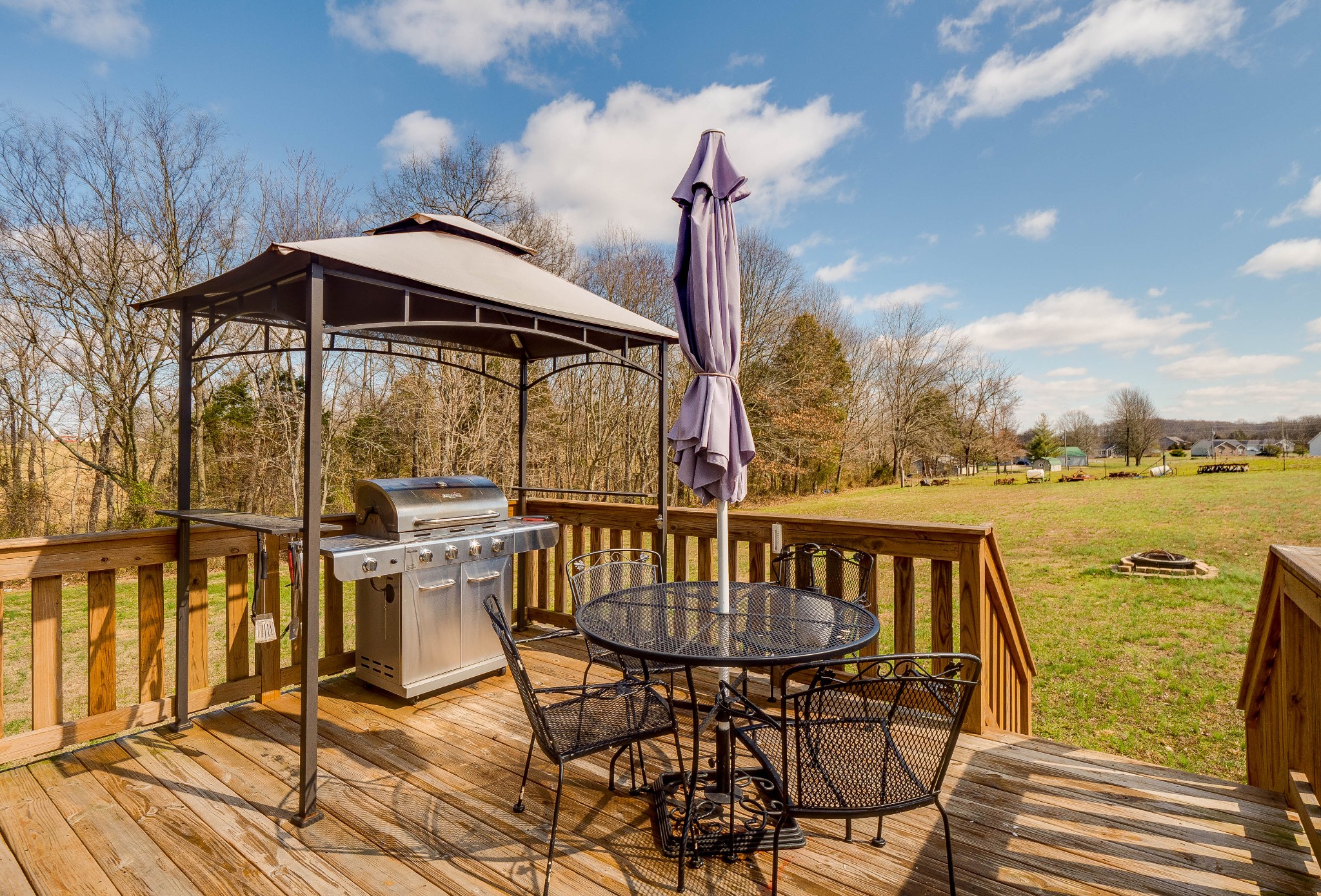 736 Lear Road Portland, TN 37148 - Photo 20 of 21 a view of a chair and table on the deck