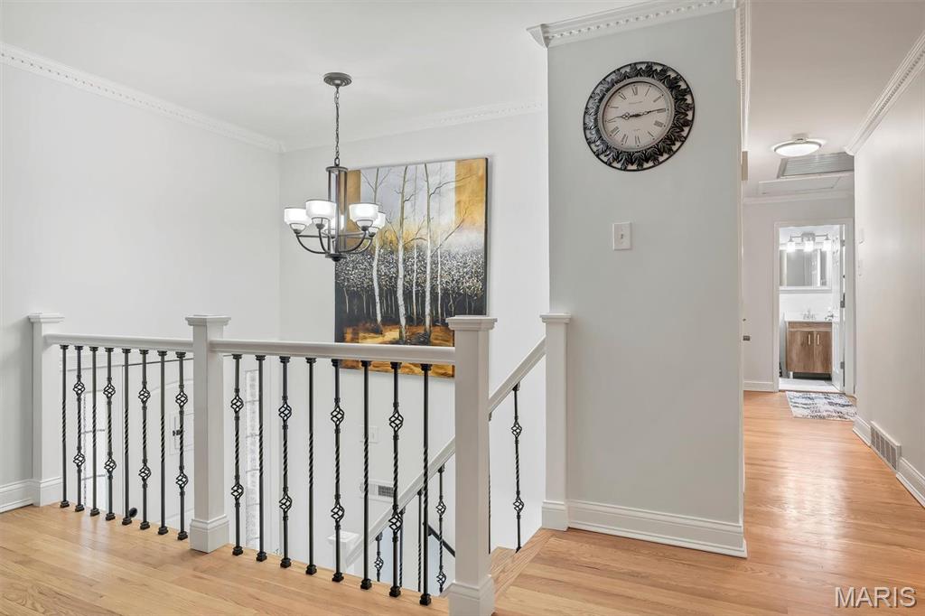 941 Buckley Road St. Louis, MO 63125 - Photo 3 of 39 Gallery Image 3