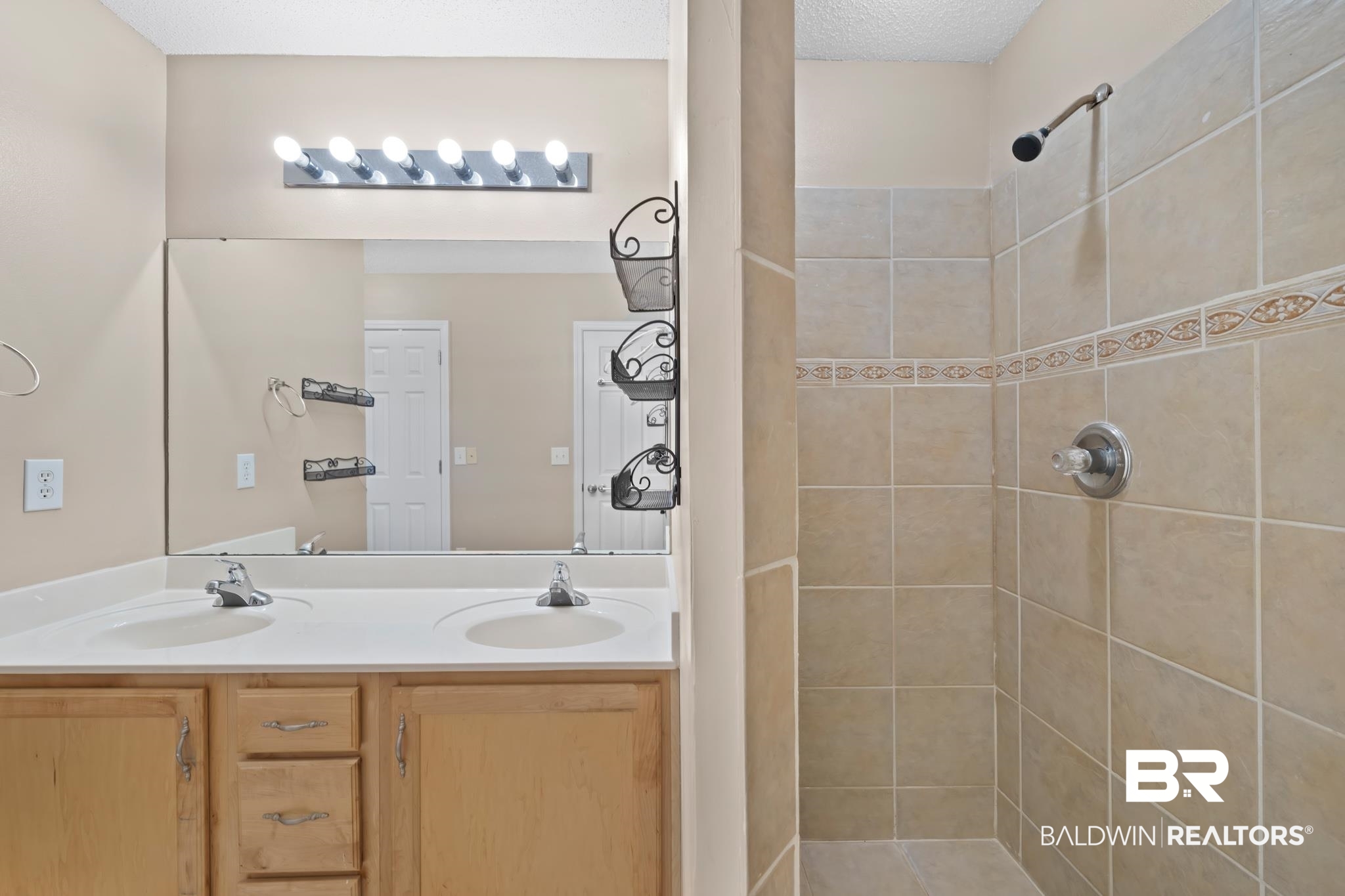 1064 Amazon Drive Foley, AL 36535 - Photo 13 of 26 Master bath