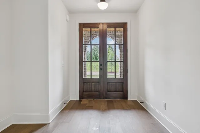 an empty room with window