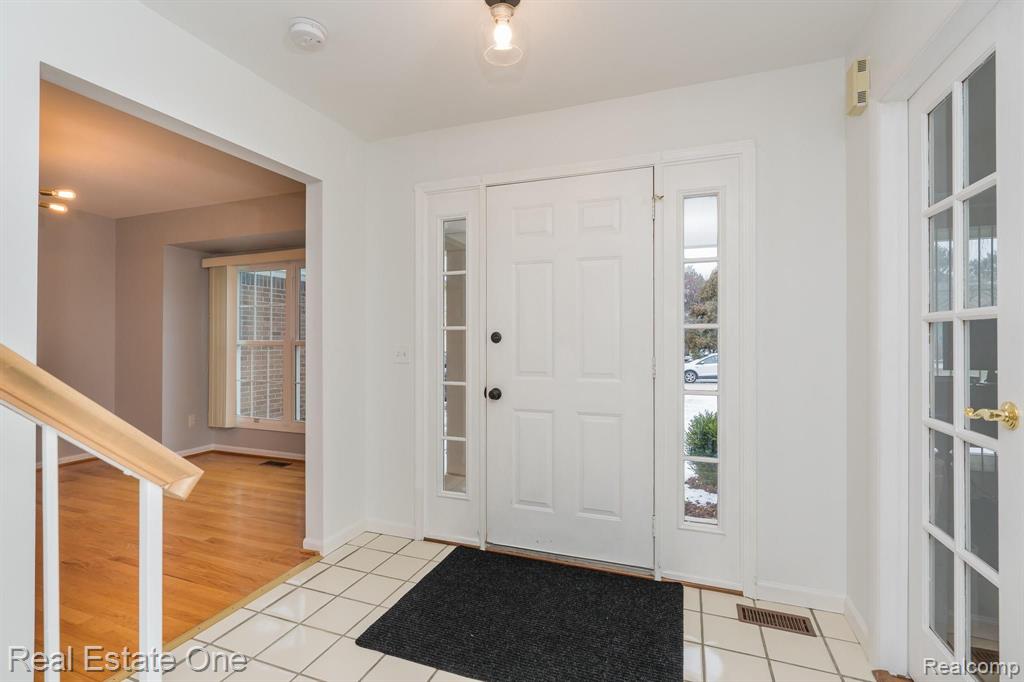 3151 Primrose Drive Rochester Hills, MI 48307 - Photo 12 of 48