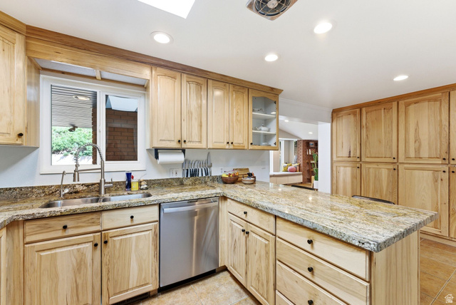 2675 South 450 East Bountiful, UT 84010 - Photo 8 of 44